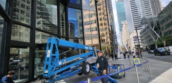 Royal Bank Centre front facade lift window cleaning